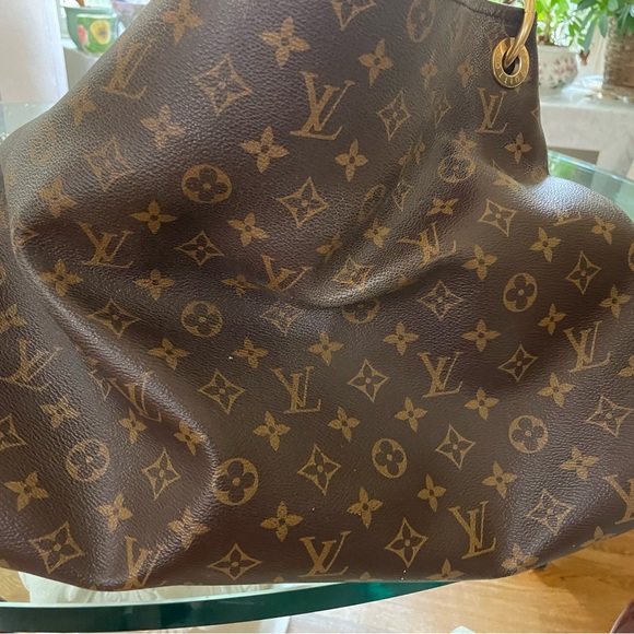 Louis Vuitton Artsy in Monogram LV - Picture 12 of 16